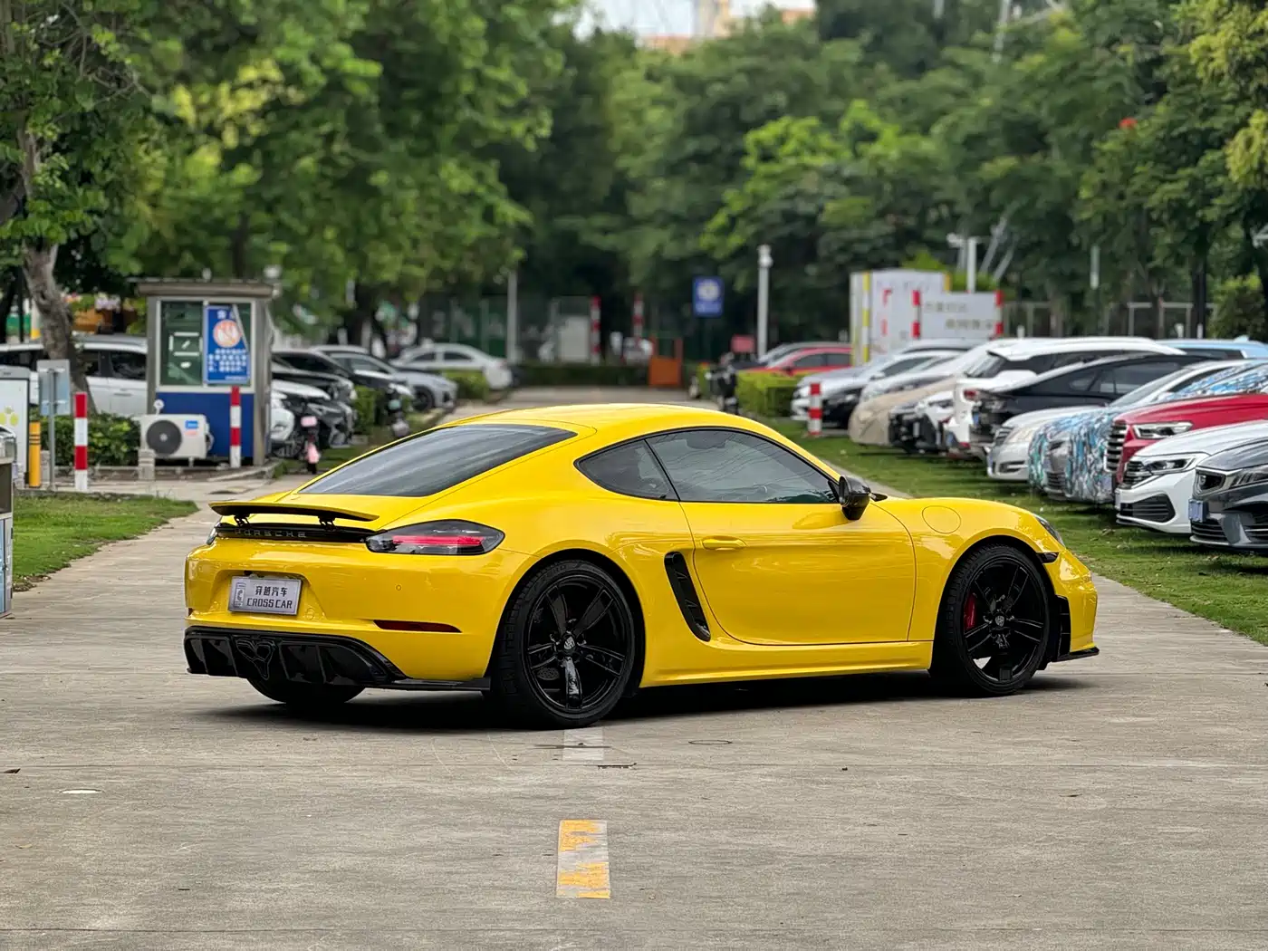 PORSCHE 718