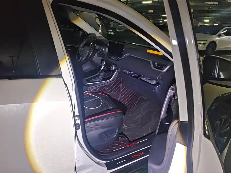 TOYOTA RAV4 RONGFANG