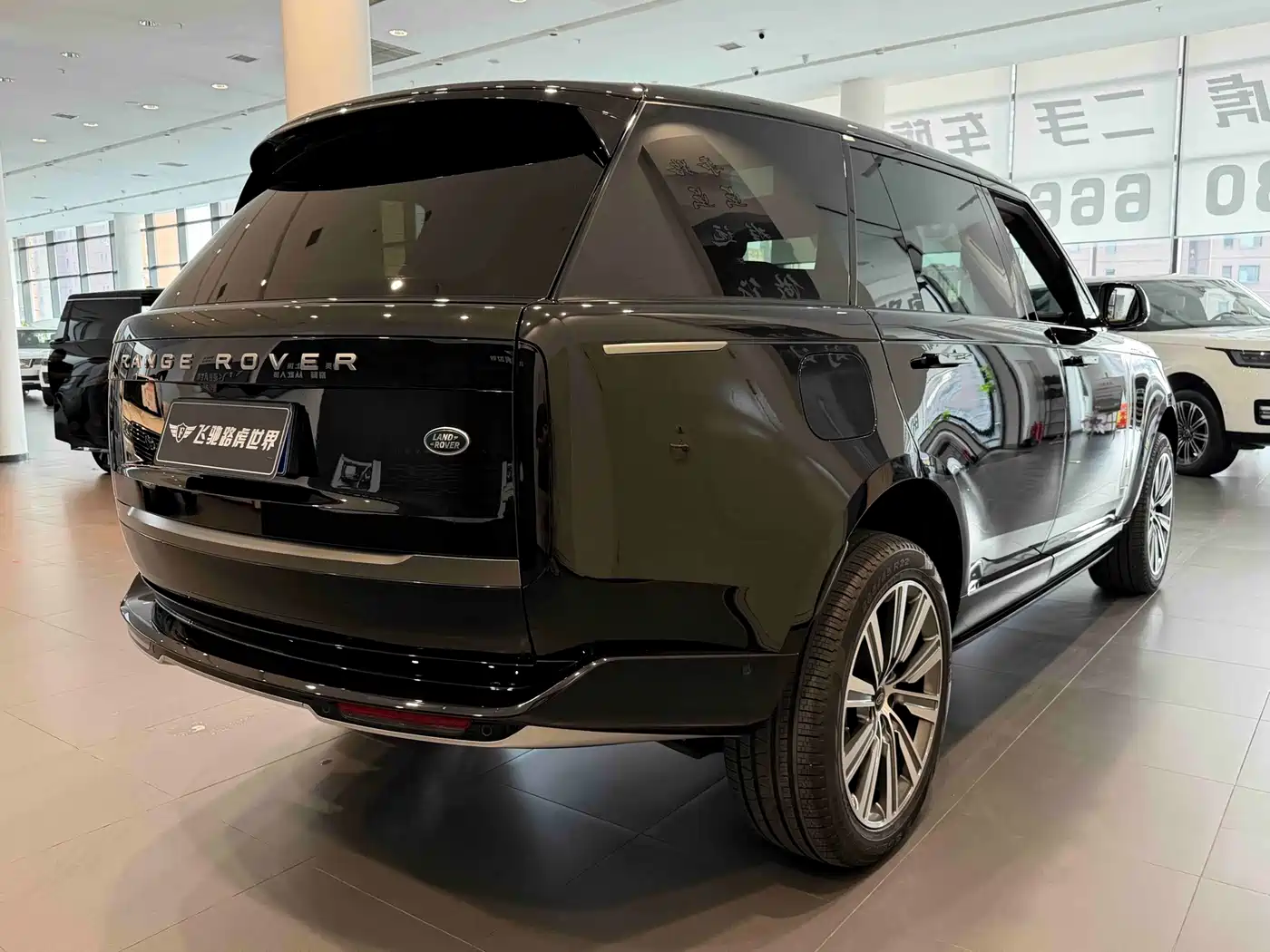 Land Rover Range Rover 2025 2025 3.0 L6 400PS Flourishing Era Extended Wheelbase