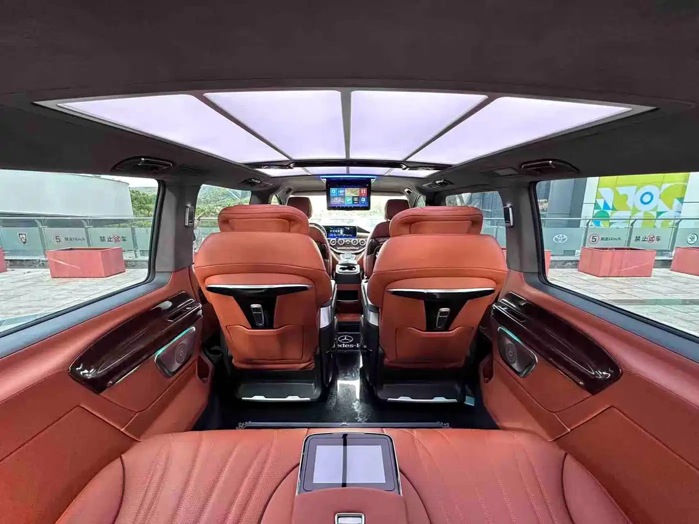 Mercedes-Benz Vito 2023 2.0T Elite 7-Seater фото 18