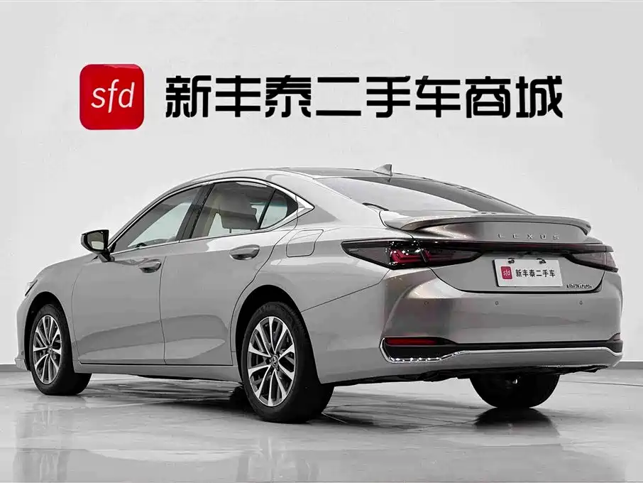 Lexus ES 2025 2025 300h Ultimate Edition
