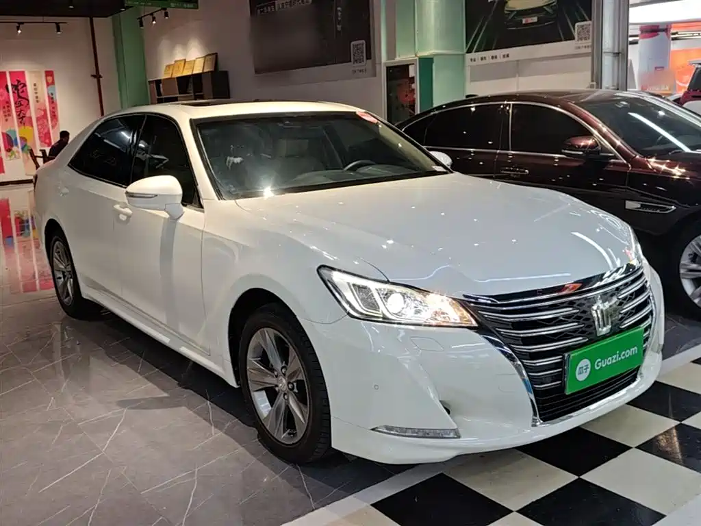 Toyota Crown 2015 2.5L Smart Edition фото 4