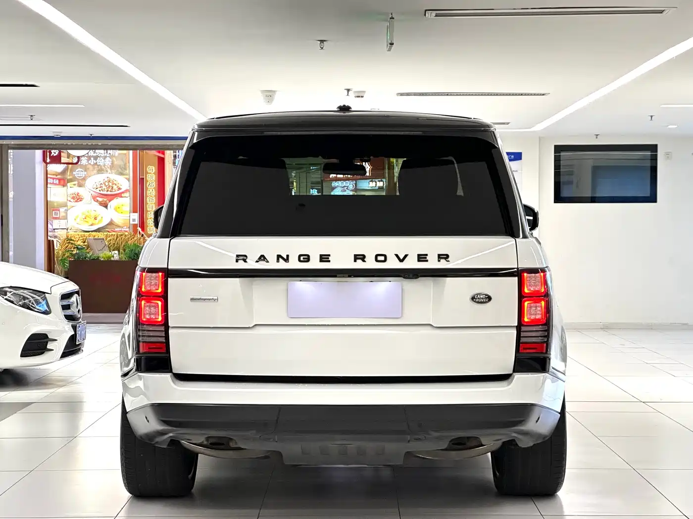 Land Rover Range Rover 2015 3.0 TDV6 Vogue фото 6