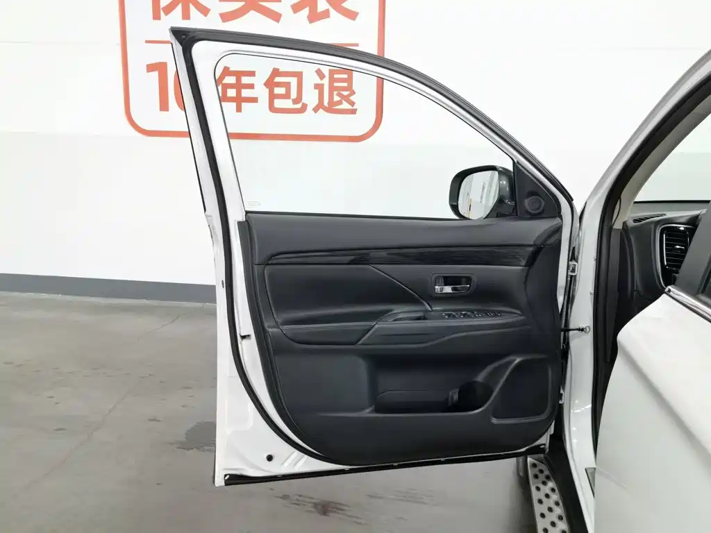 Mitsubishi Outlander 2017 2016 2.4L 4WD Elite Edition 5-seater