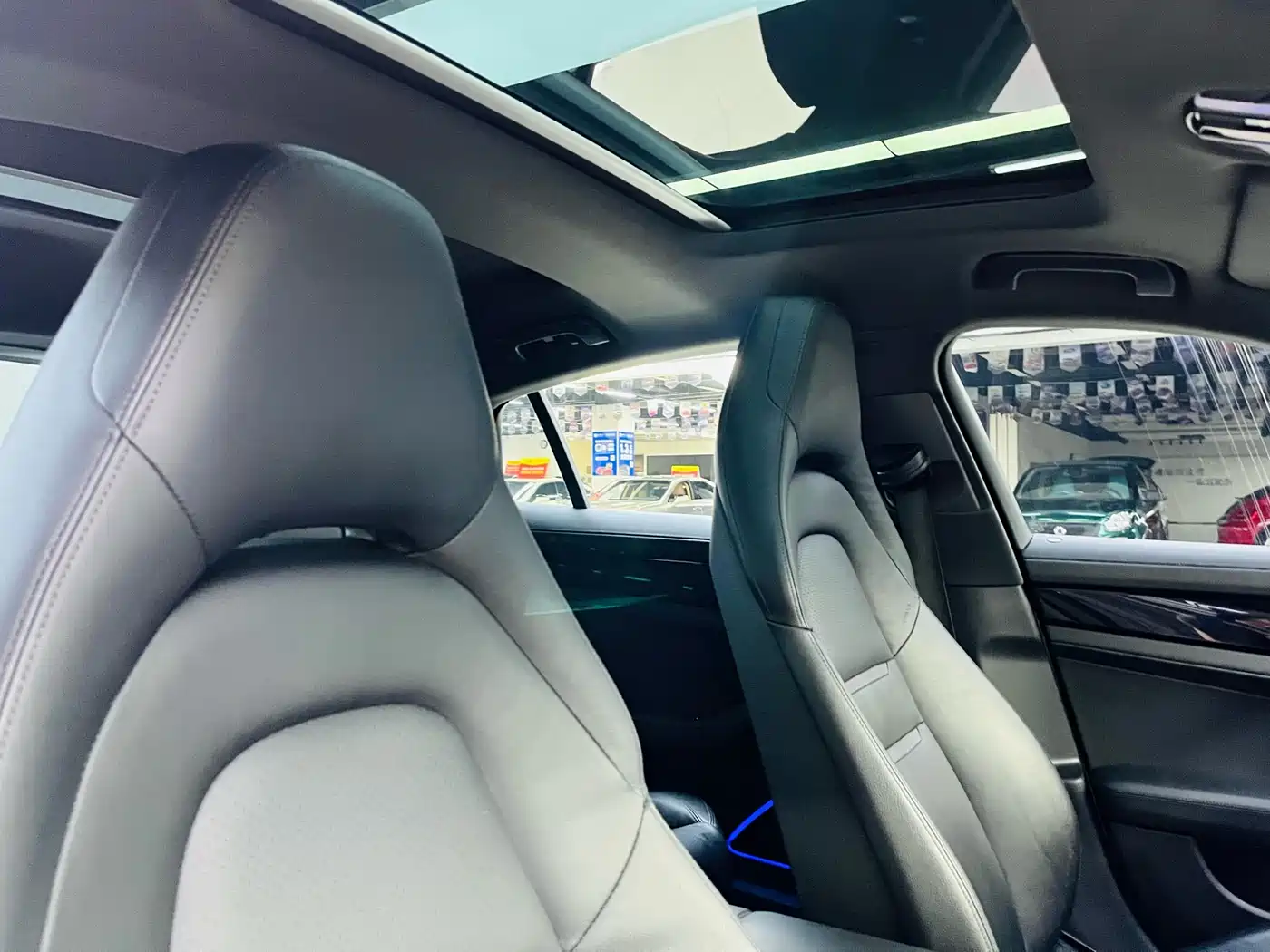 Porsche Panamera 2017 Panamera 3.0T фото 17
