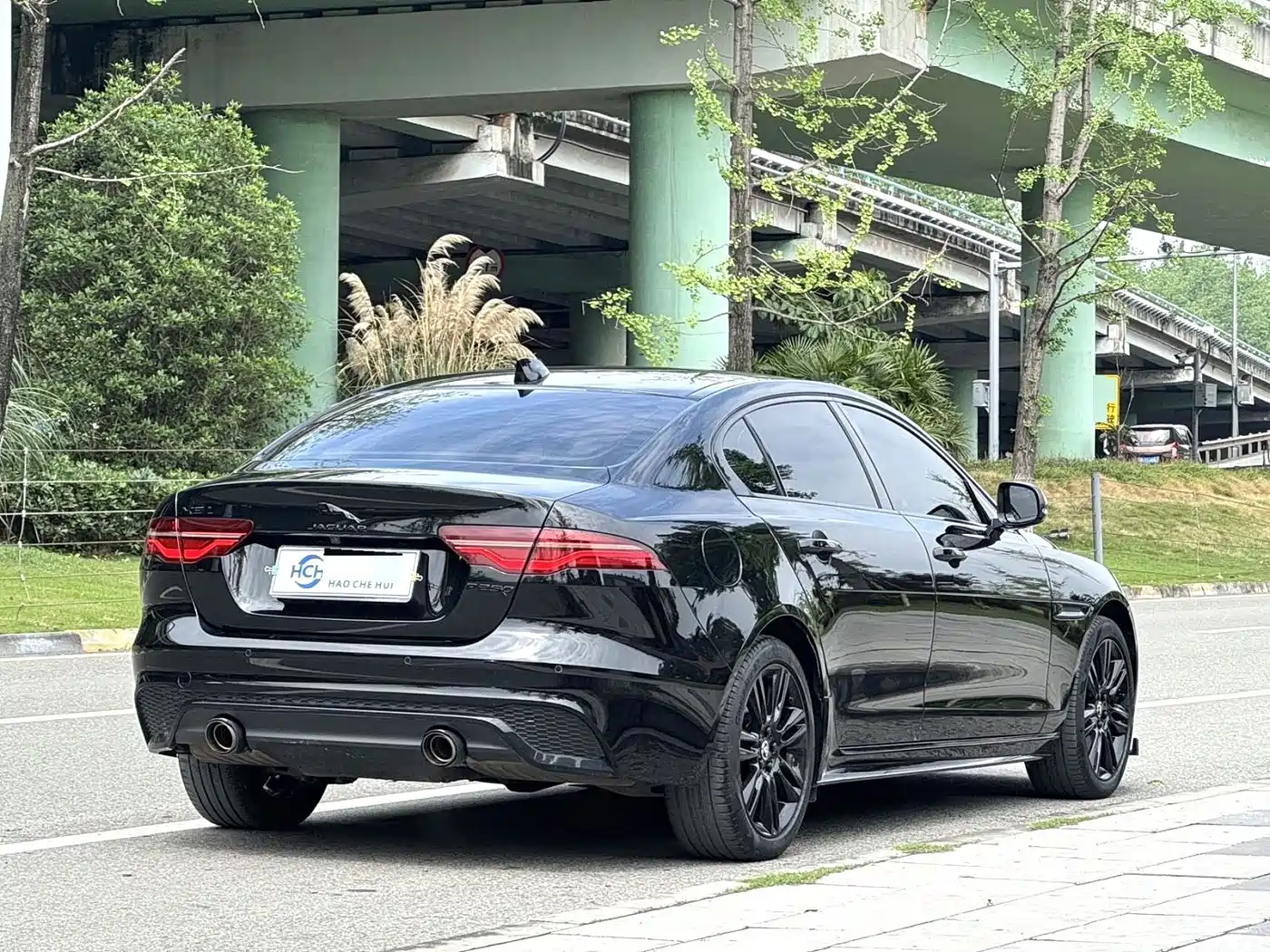Jaguar XEL 2024 2024 Model 2.0T 250PS R-DYNAMIC S Gloss Black Sport Edition