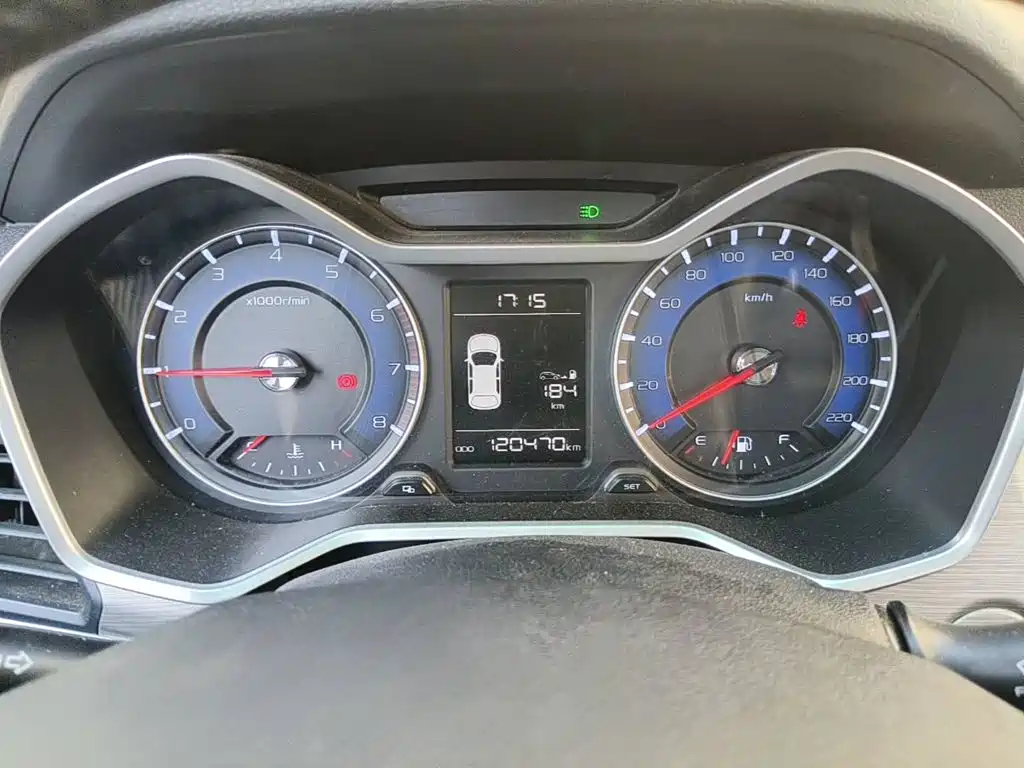 Фото 4 - Geely Vision X3