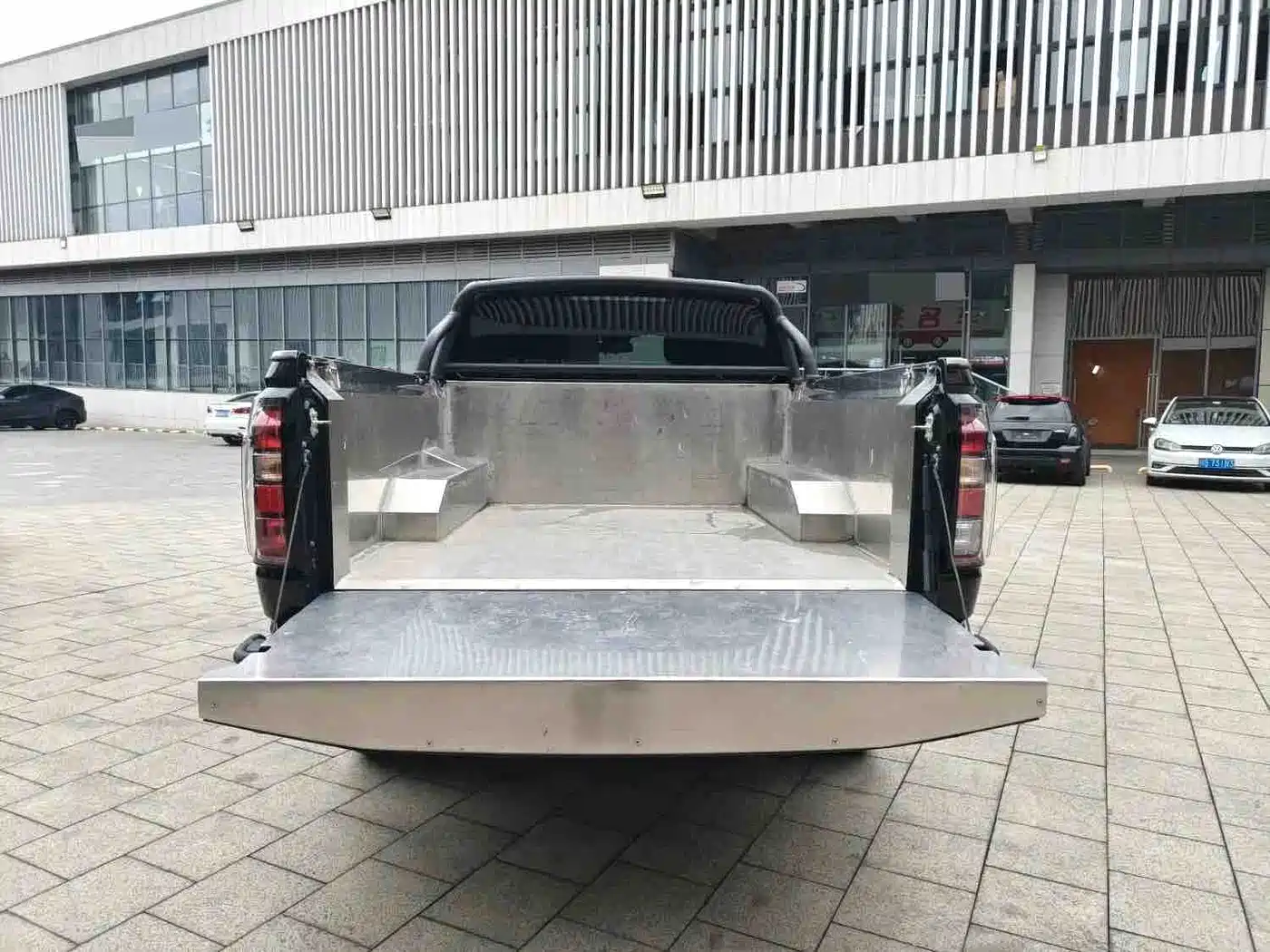 Jiangling Dadao 2025 2025 Allrounder Mountain Edition Flatbed 2.3T Diesel Automatic 4WD Comfort