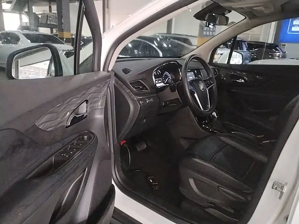 Фото 16 - Buick Encore