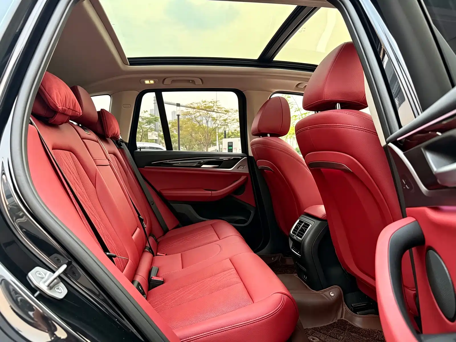 Фото 8 - BMW iX3