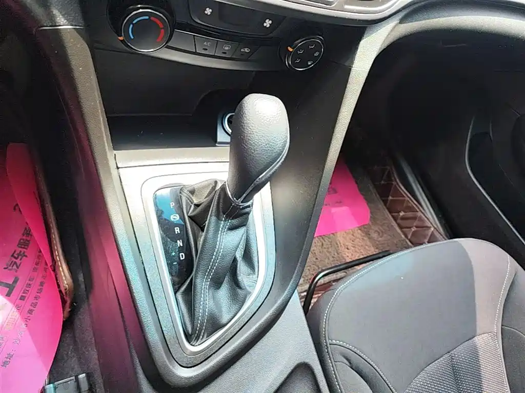 Buick Excelle 2021 1.3T Auto Mild Hybrid Progressive фото 14