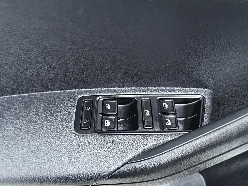 Фото 9 - Volkswagen Jetta