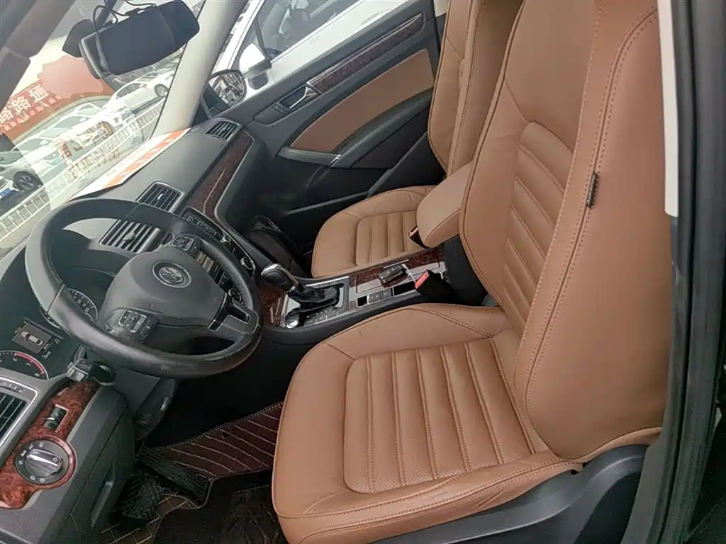 Volkswagen Passat 2014 1.8TSI DSG Executive Edition фото 15