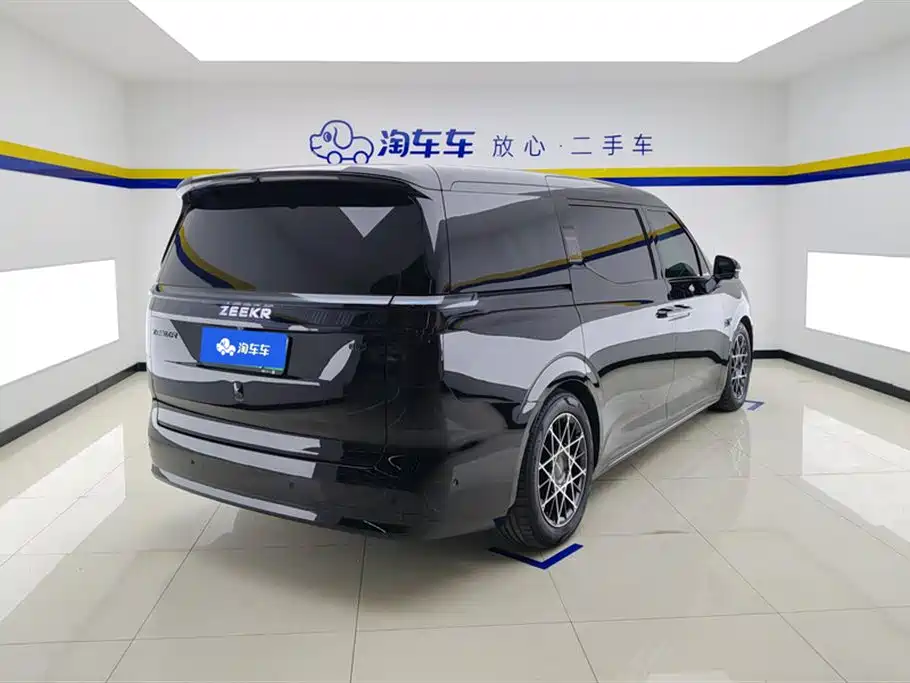 ZEEKR 009 2025 2024 6-seat Executive AWD 108kWh