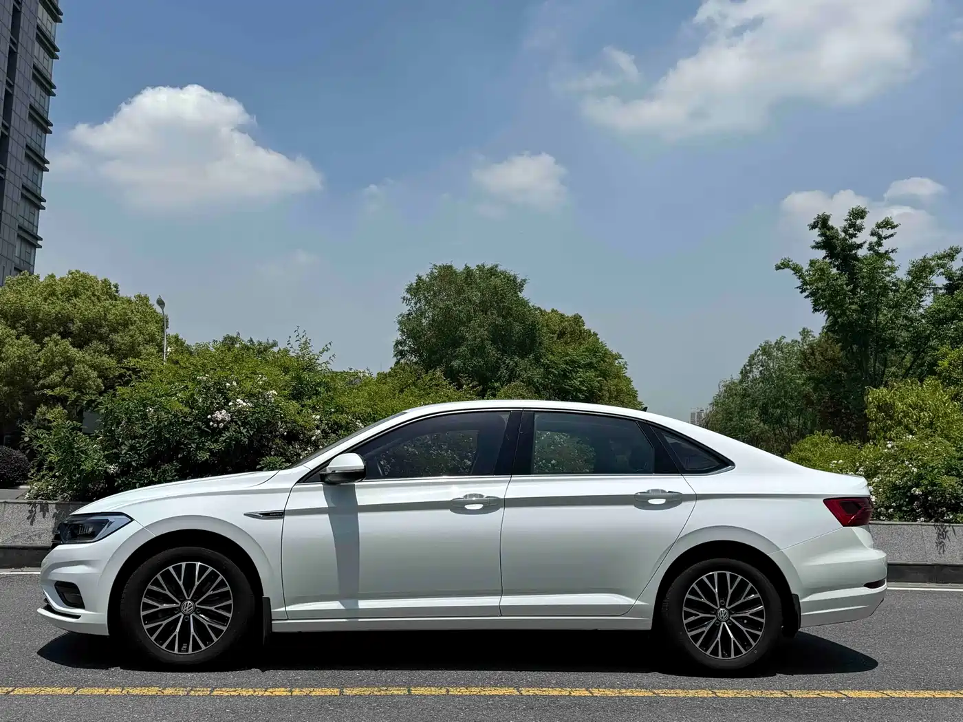 Volkswagen Sagitar 2021 280TSI DSG Comfort Smart Connect Edition фото 3