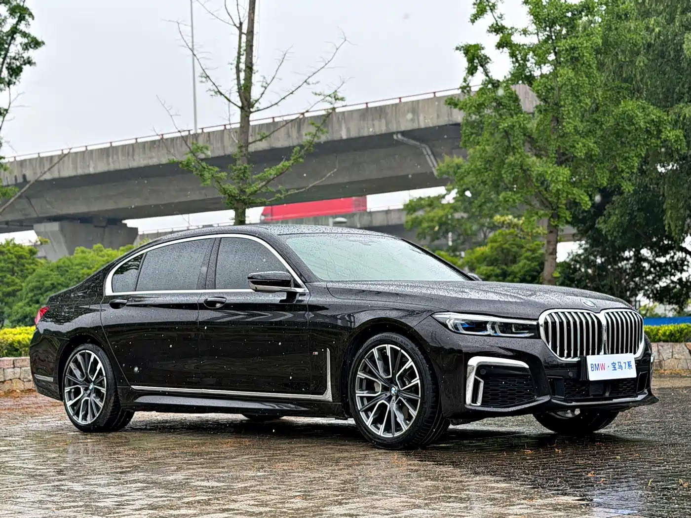BMW 7 Series 2019 Facelift 740Li xDrive Executive M Sport Package фото 3