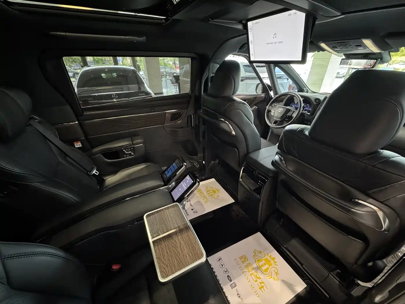 Toyota Alphard фото 13