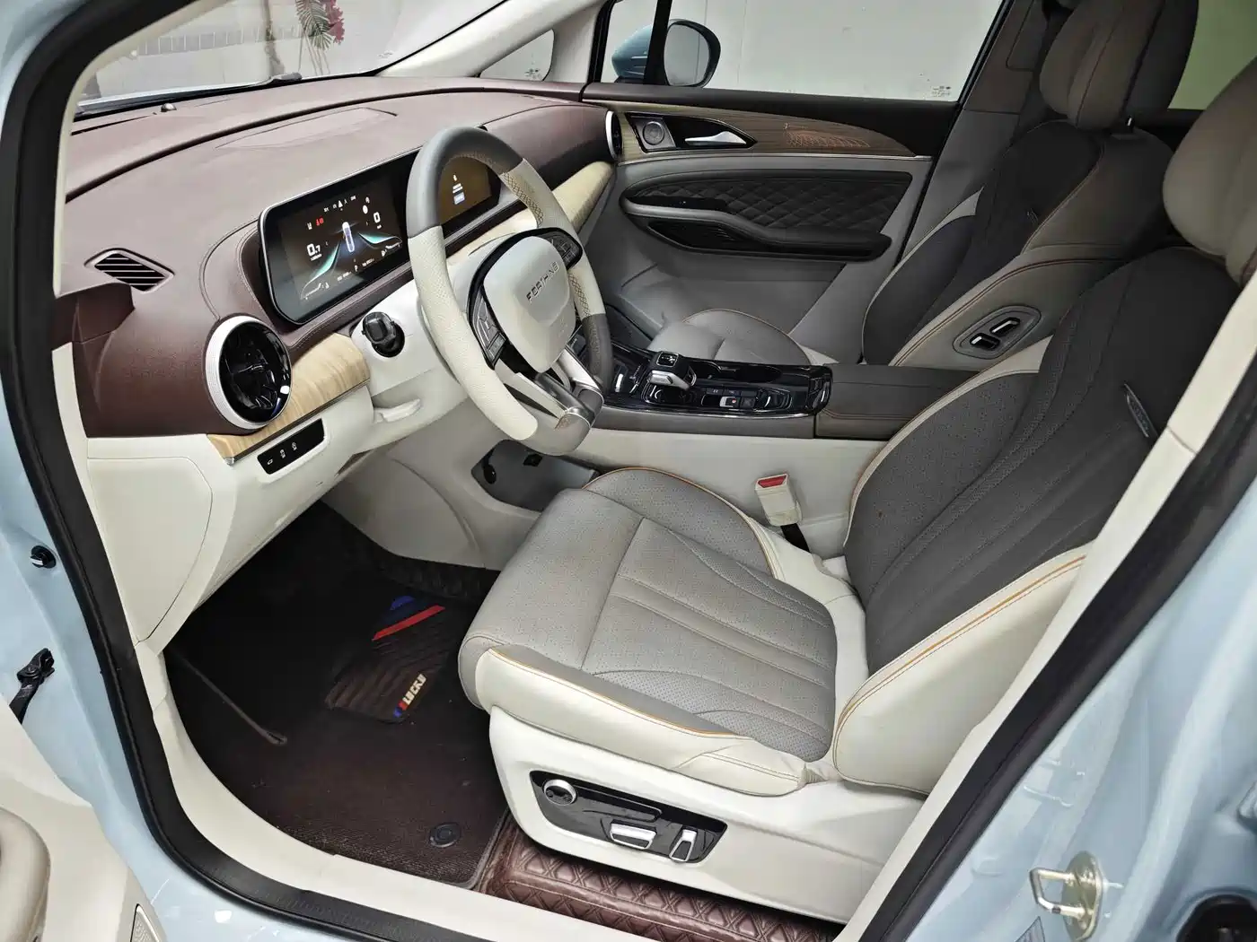 Dongfeng Fengxing Fengxing Yacht 2023 2022 1.5T DCT Wave Chaser Edition