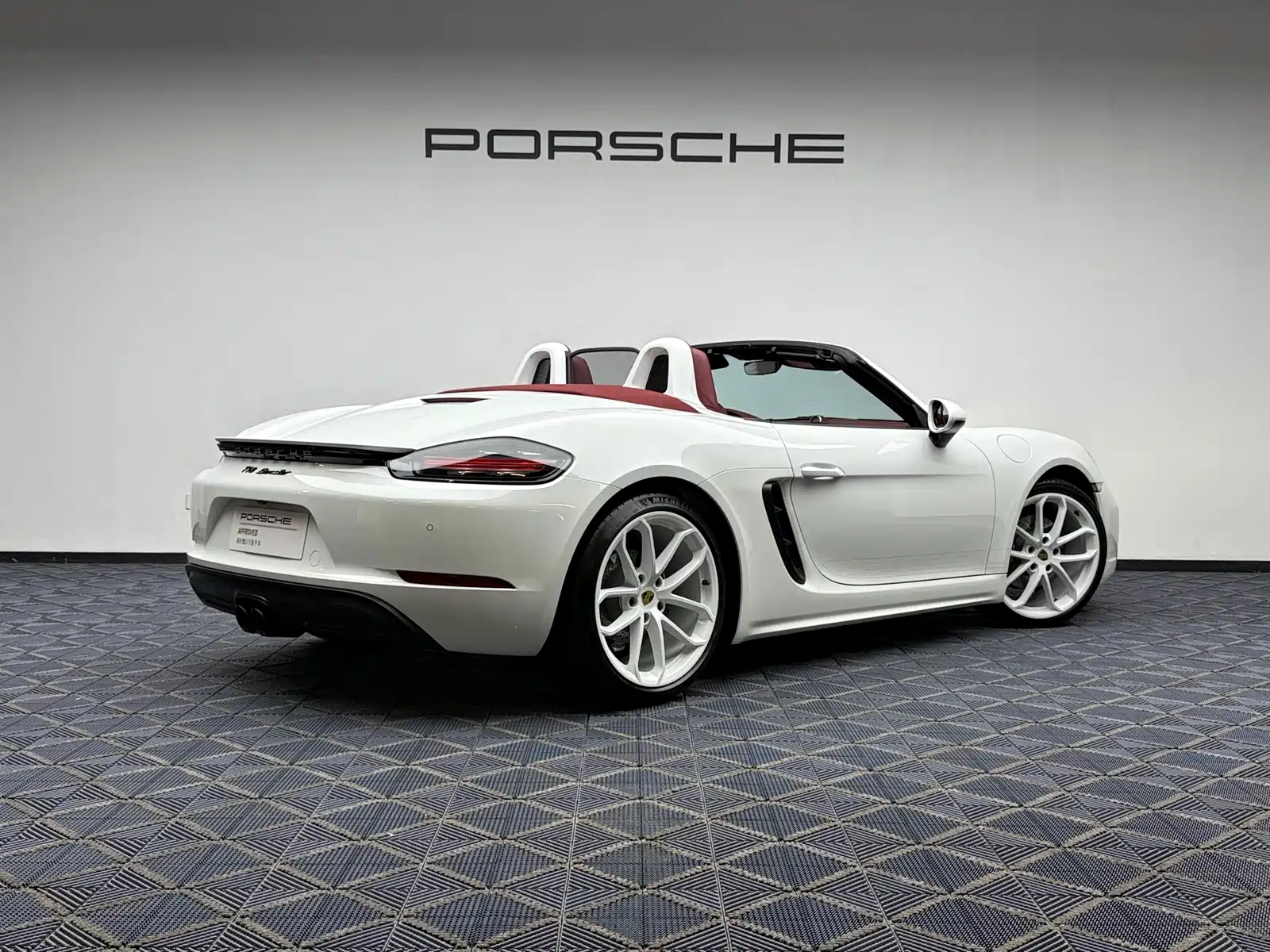 Photo 17 - Porsche 718