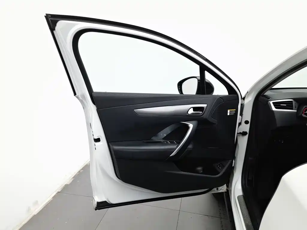 Фото 8 - DS 6
