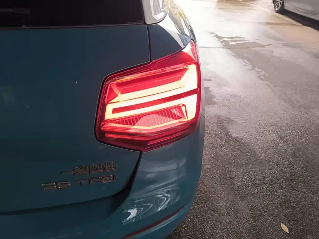 Фото 8 - Audi Q2L