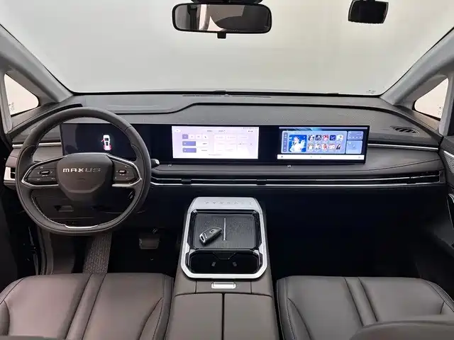 SAIC Maxus Maxus G70 2024 2024 2.0T Auto Ultimate Edition 7-Seater