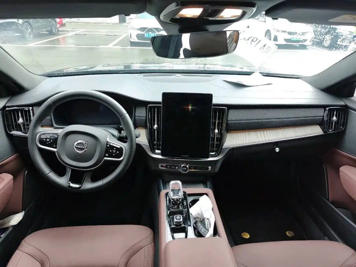 2026 Volvo S90