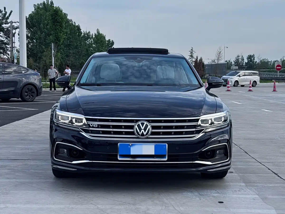 Volkswagen Phideon 2021 380TSI Premium Edition фото 2