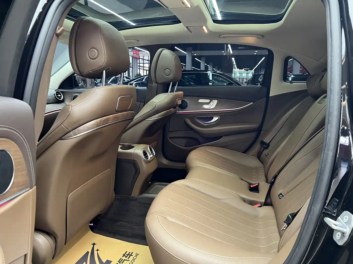 Mercedes-Benz E-Class 2019 E 300 L Luxury фото 6