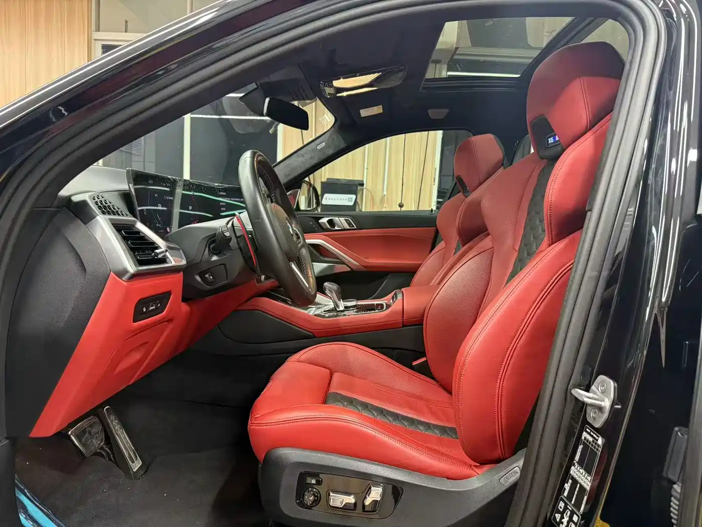 2025 BMW X6 M