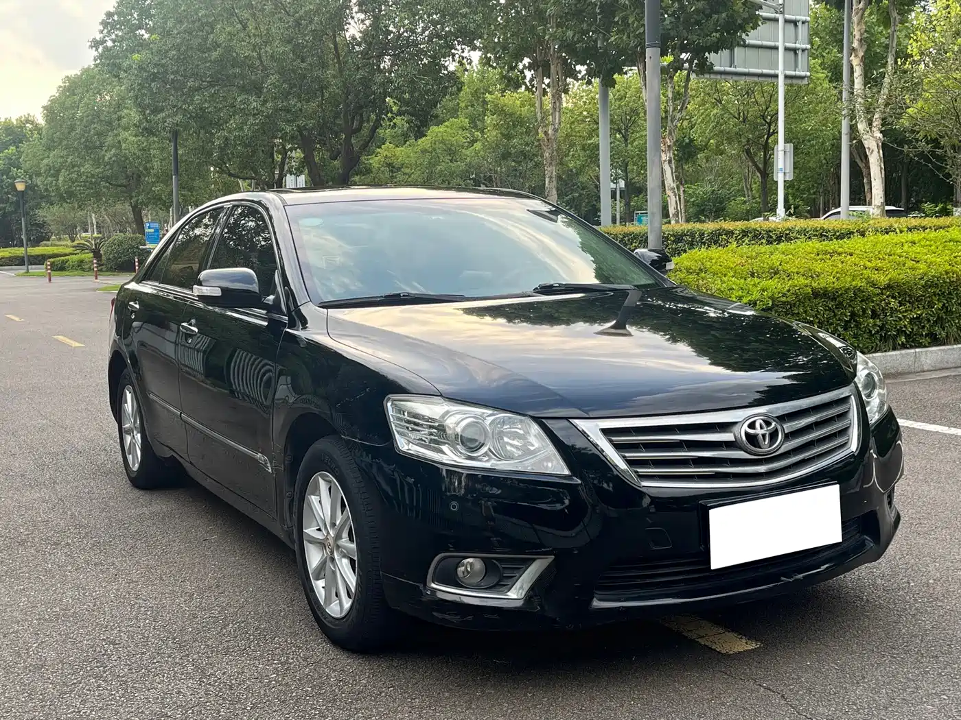 Фото 3 - Toyota Camry