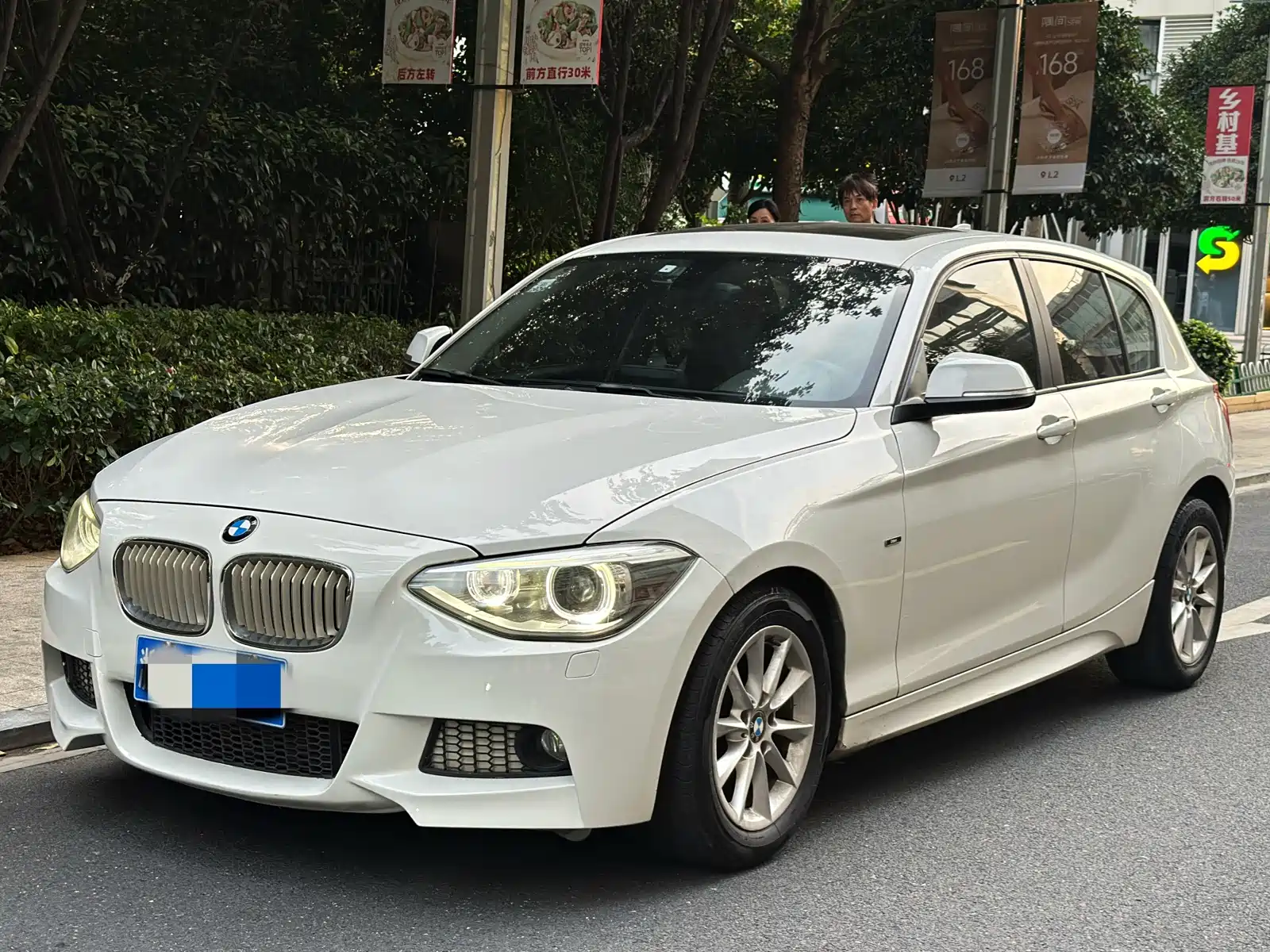 Photo 1 - BMW 1 Series (Import)
