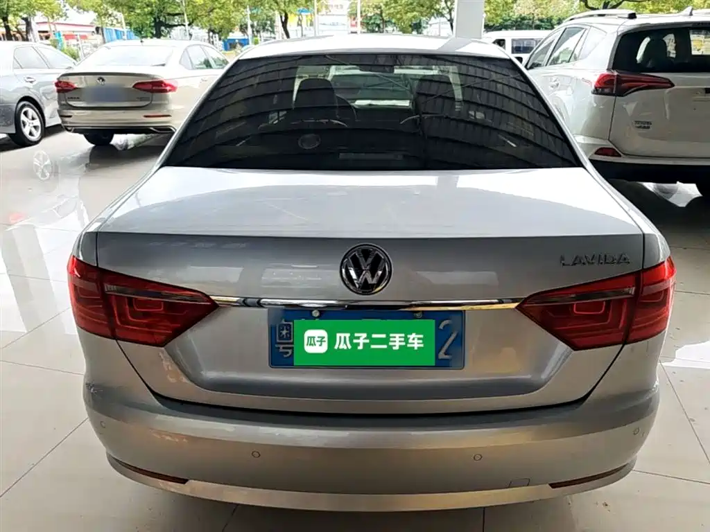 Volkswagen Lavida 2013 Facelift Classic 1.6L Automatic Comfort фото 6