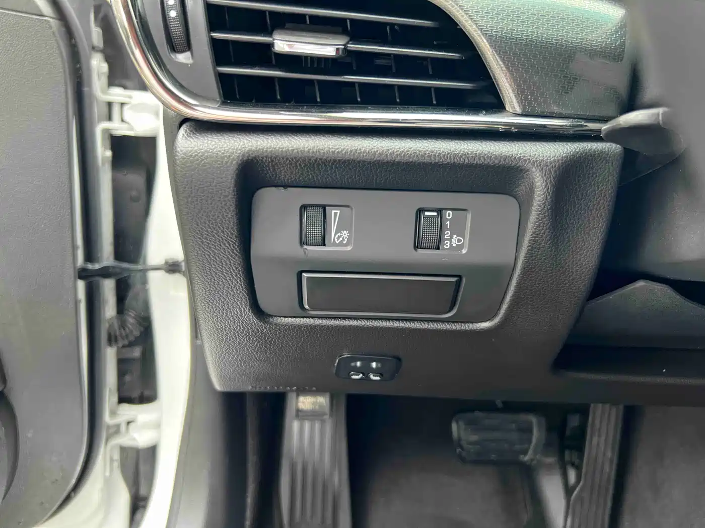 Cadillac ATS-L 2017 28T Technology фото 25