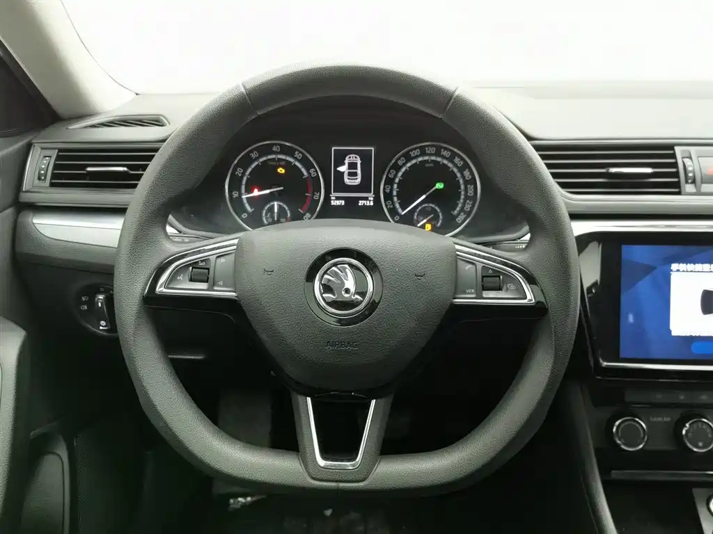Škoda Superb 2019 TSI280 DSG Standard Edition фото 11