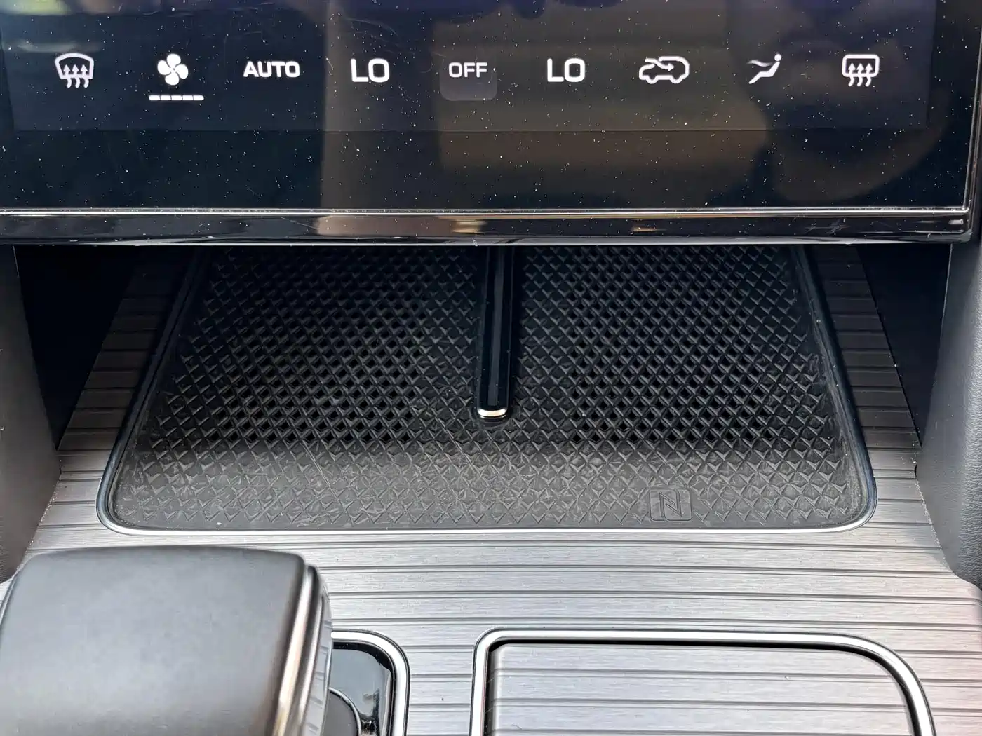 Hongqi HS7 PHEV 2024 2.0T PHEV 4WD Flagship Edition 6-seater фото 14