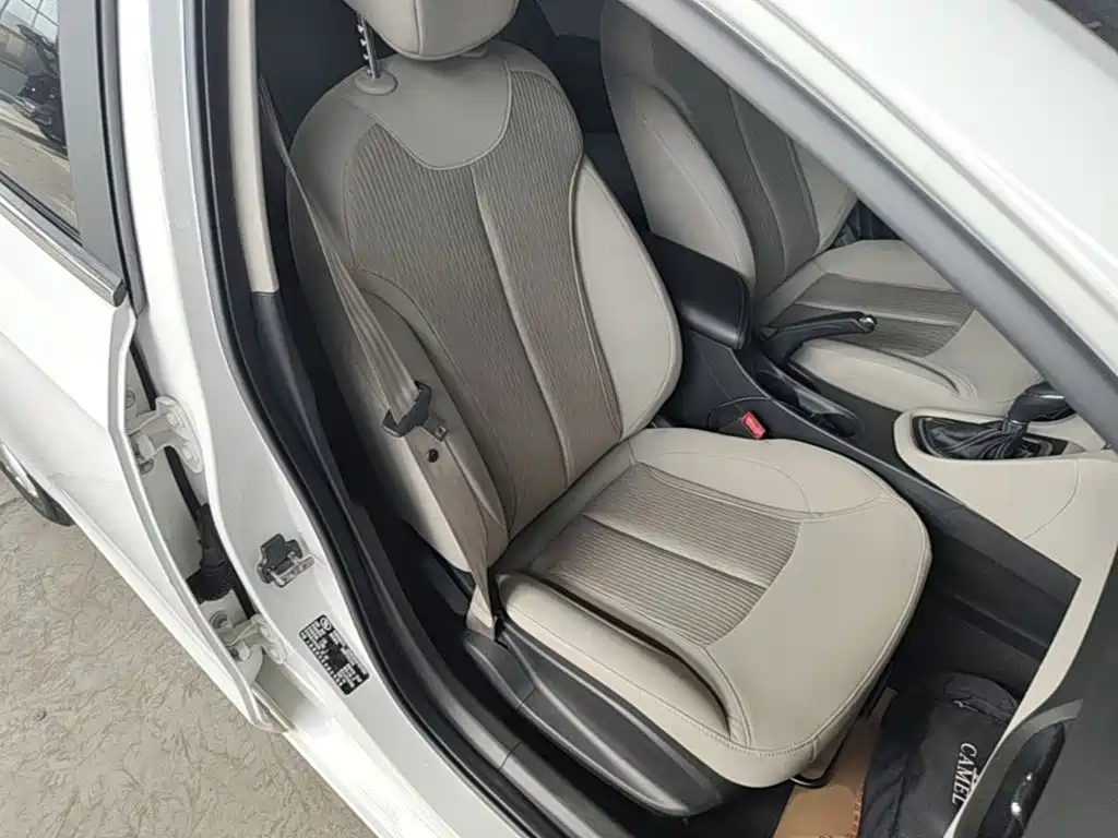 Фото 25 - Buick Excelle