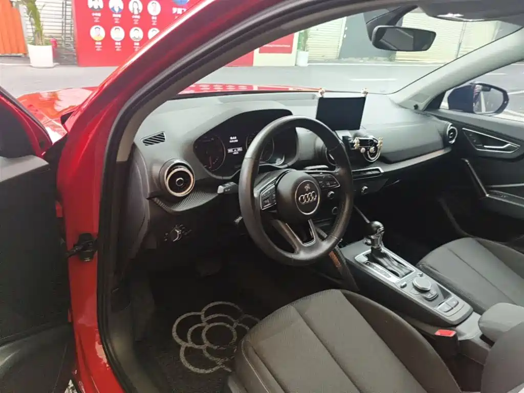 Audi Q2L 2018 35 TFSI Launch Exclusive Edition China VI фото 15