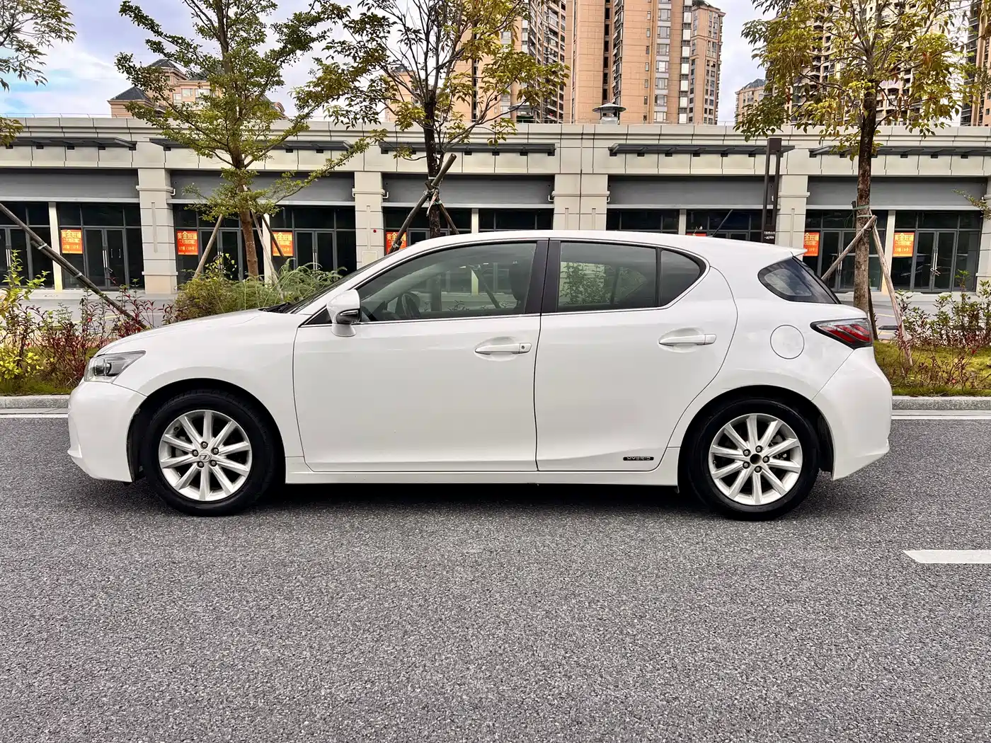 Фото 4 - Lexus CT