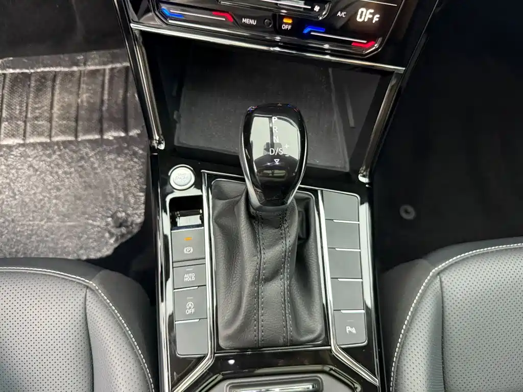 Volkswagen Passat 2025 2025 Outstanding 380TSI Dragon Soaring Edition