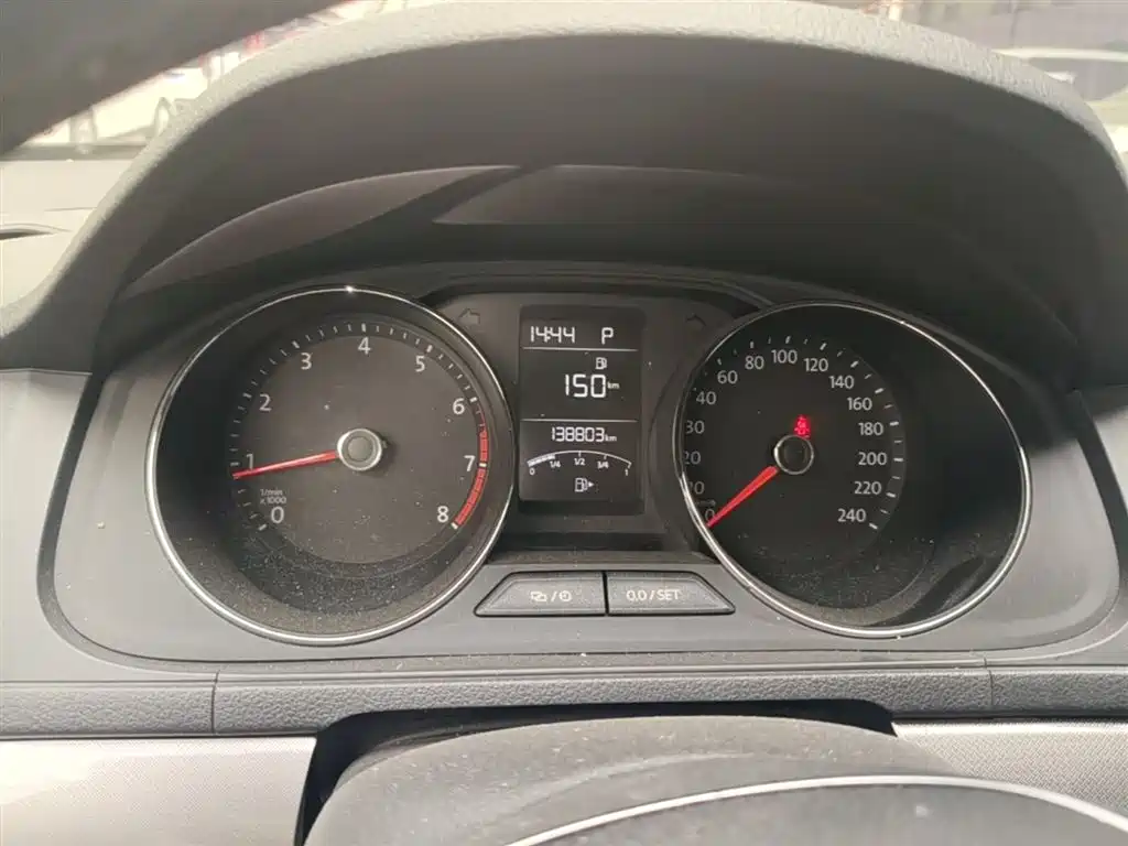 Volkswagen Lavida 2017 1.6L Automatic Comfort Edition фото 12