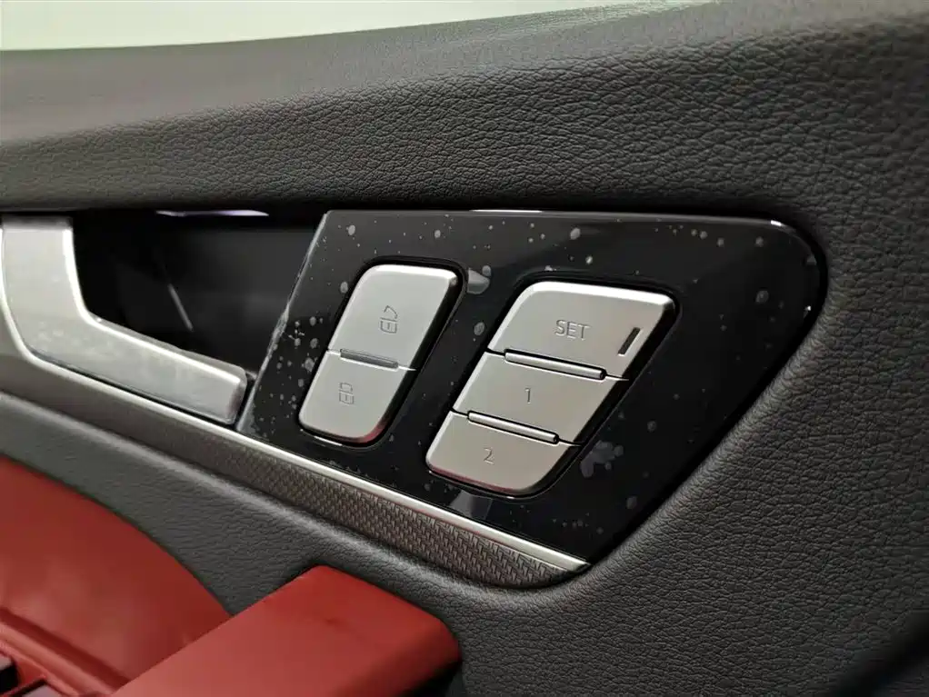 Audi Q5L 2025 Model Year Facelift 45th Anniversary Edition 45 TFSI Luxury Dynamic фото 12