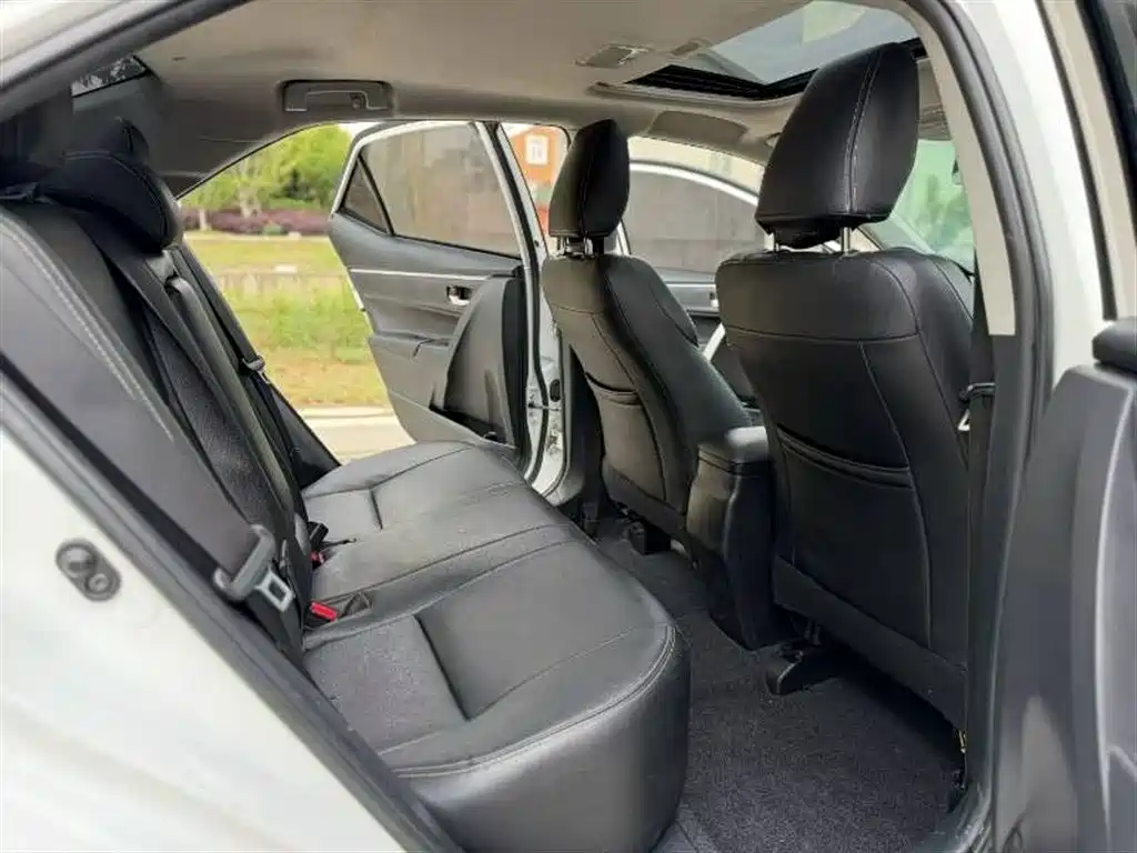 Toyota Levin 2017 Facelift 185T CVT Elite (China V) фото 5