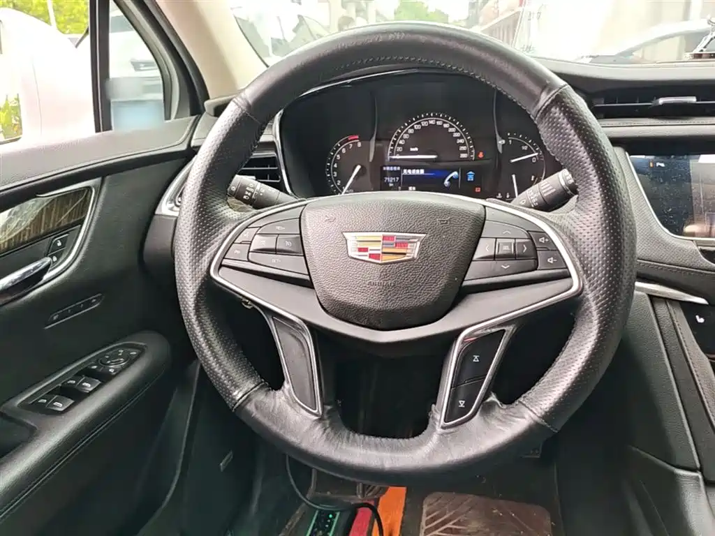 Cadillac XT5 2016 25T Luxury Model фото 11