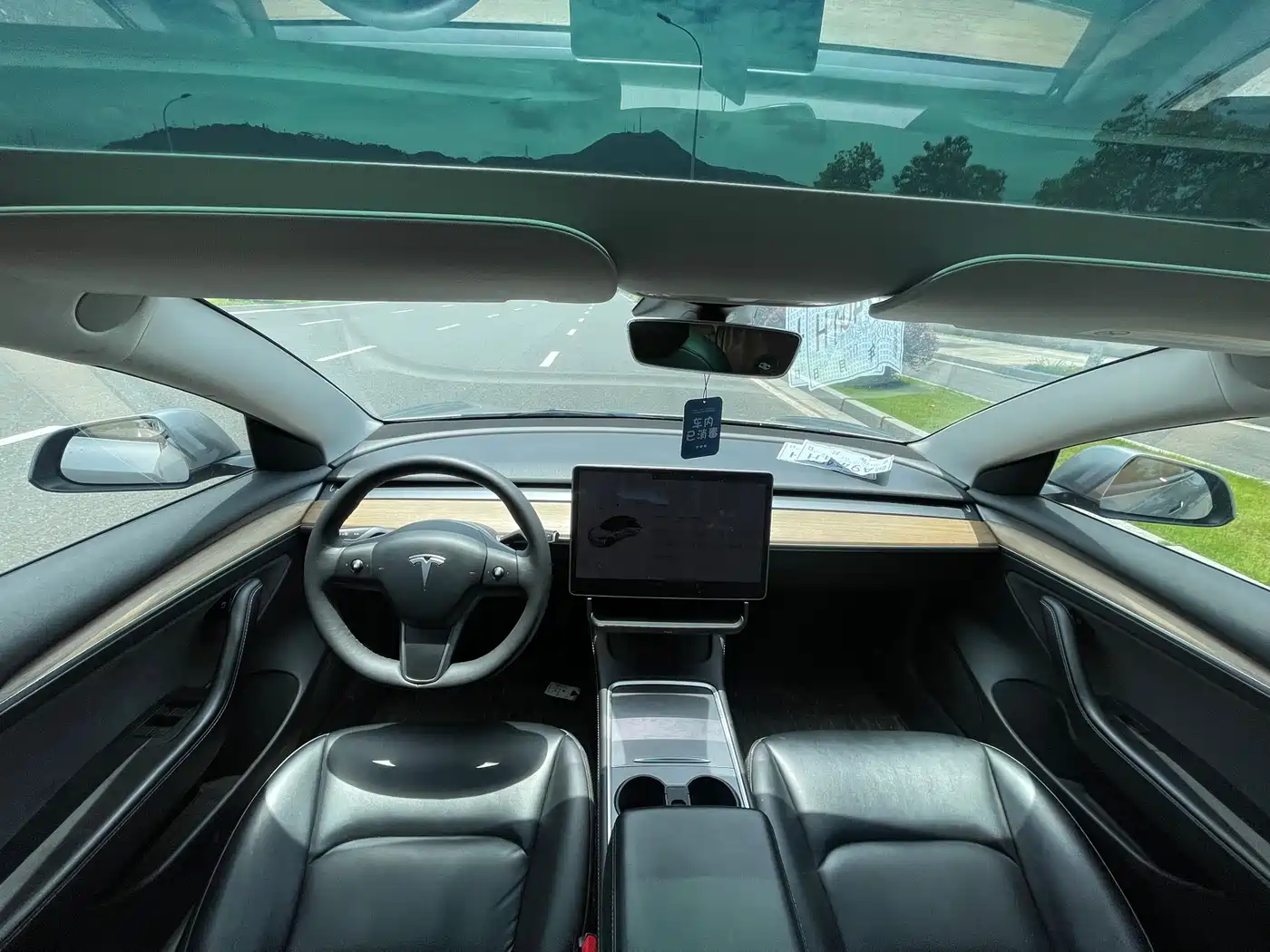 Фото 9 - Tesla Model 3