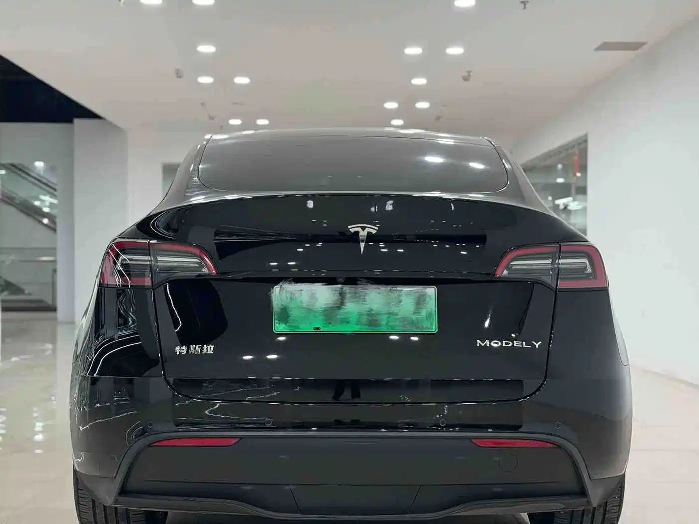 Фото 4 - Tesla Model Y