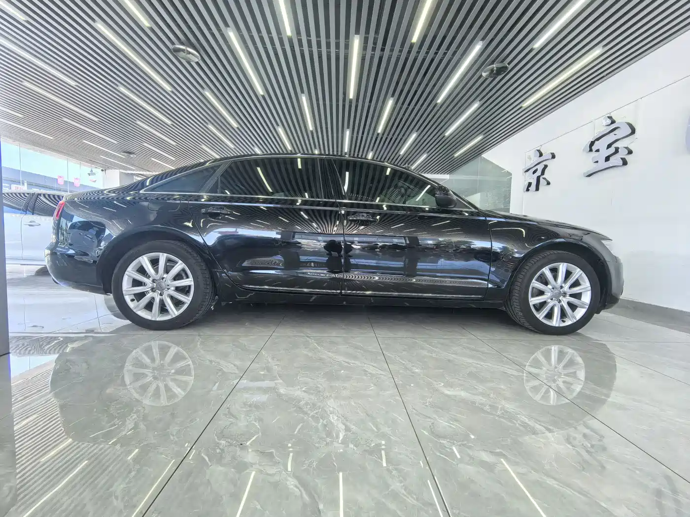 Photo 17 - Audi A6L