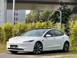 Фото 1 - Tesla Model 3