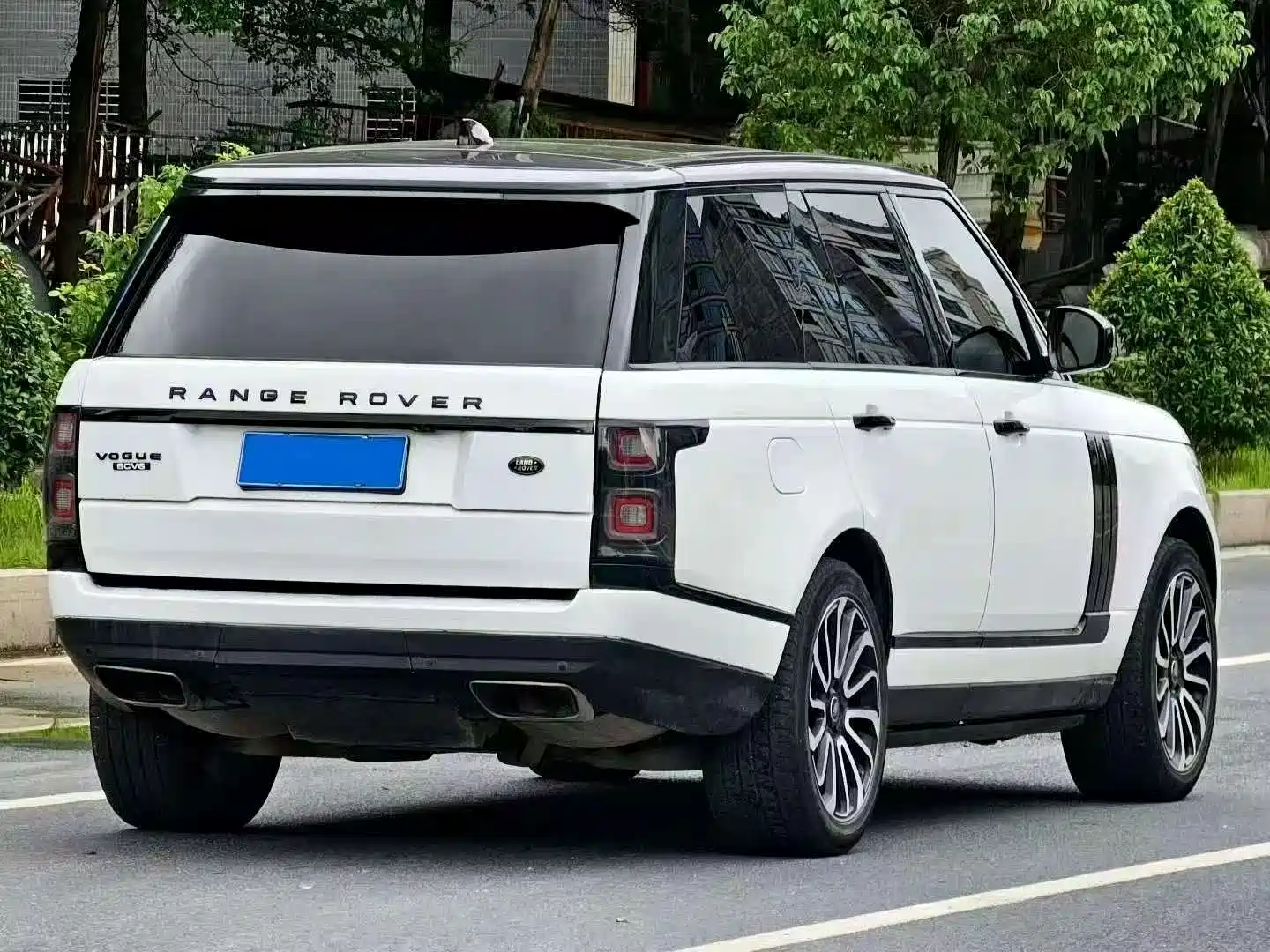 Фото 9 - Land Rover Range Rover