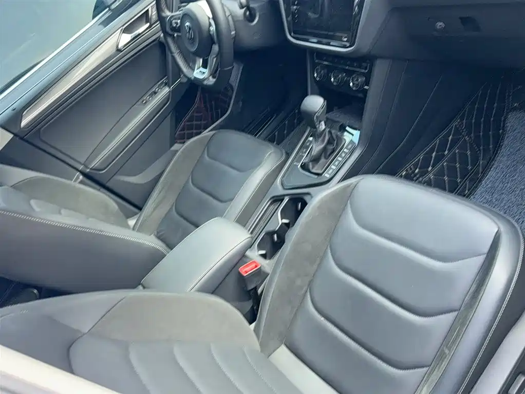 Volkswagen Tiguan L 2021 330TSI Automatic 2WD R-Line Premium фото 11